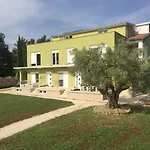 Nogic Peroj