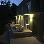 Nogic Peroj