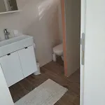Nogic Peroj