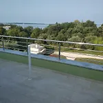 Nogic * Peroj
