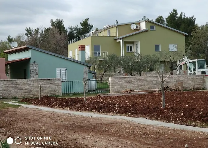 Nogic Перой